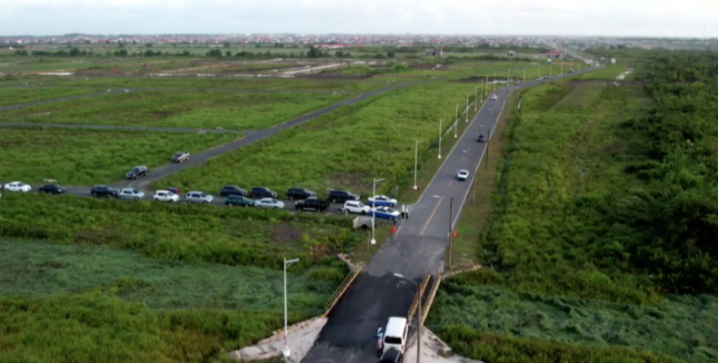 Big trucks and speeding drivers warned about misuse of new East Bank road